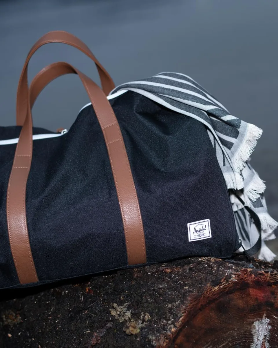Herschel Novel Duffle, Black, Carry-on - 26.5L