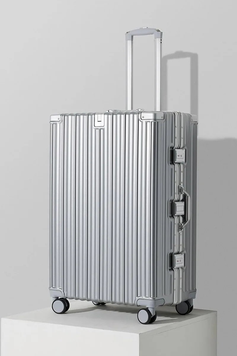 HotWay 20 Inch Aluminum Frame Carry On Luggage with Spinner Wheels, PC Hard Shell Suitcase with Cup Holder, Zipperless Luggage for Business Travel, Silver
