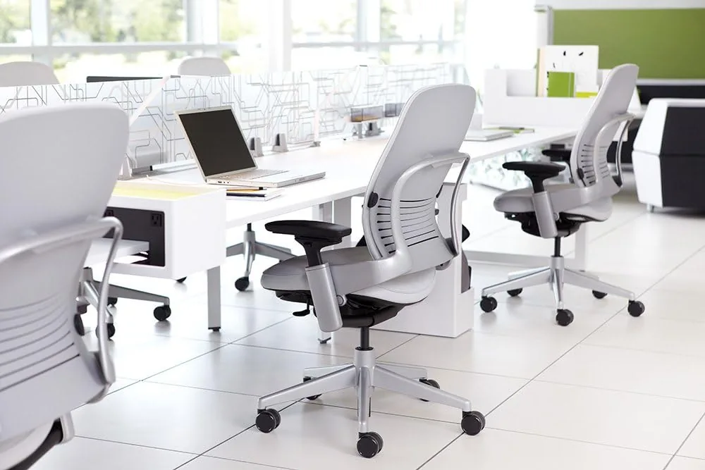 Steelcase Leap Office Chair - Seven Points of Adjustability - Ergonomic Back Support Chair - Lumbar Support - 4D Adjustable Arms - Black Frame - Onyx