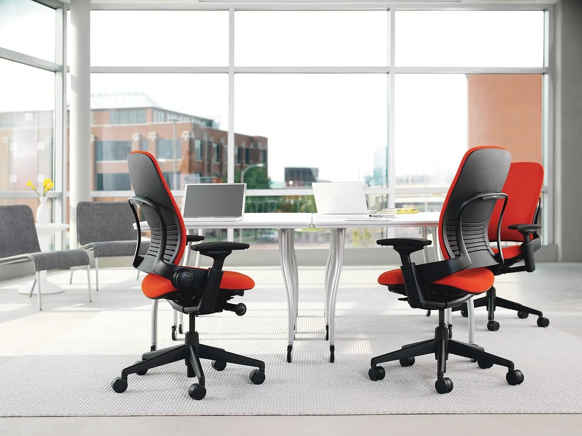 Steelcase Leap Office Chair - Seven Points of Adjustability - Ergonomic Back Support Chair - Lumbar Support - 4D Adjustable Arms - Black Frame - Onyx